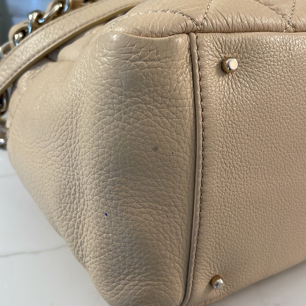 Kate Spade Cream Quilted leather handbag. - Picture 3 of 14